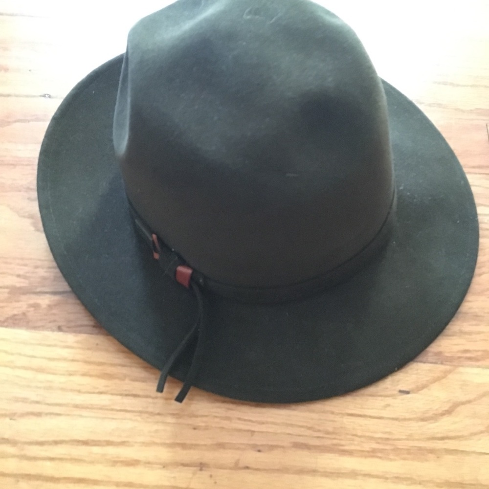 Cute green hat. authentic Hamilton, made in Italy